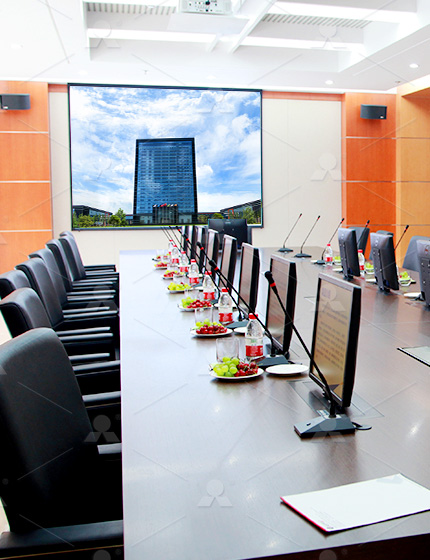 2012年初，以長興縣副縣長為首的考察小組，一行20多人赴黎明重工進行實地考察，磨機銷售部集運營、研發、企業文化傳播部等多方力量，成功完成此次接待，并針對碳酸鈣、方解石等物料特性，提供增加產量、降低能耗的解決方案，凸顯專業素質和雄厚實力。